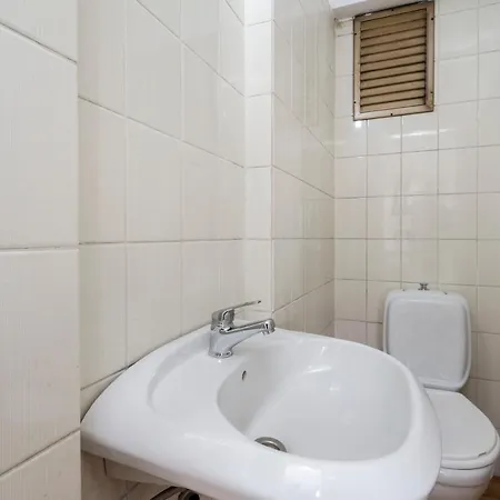 Spacious 2 Bdrm Apart In * בורסה